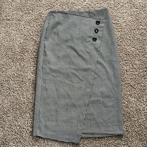 Vince Camuto mid length black and white houndstooth pencil skirt